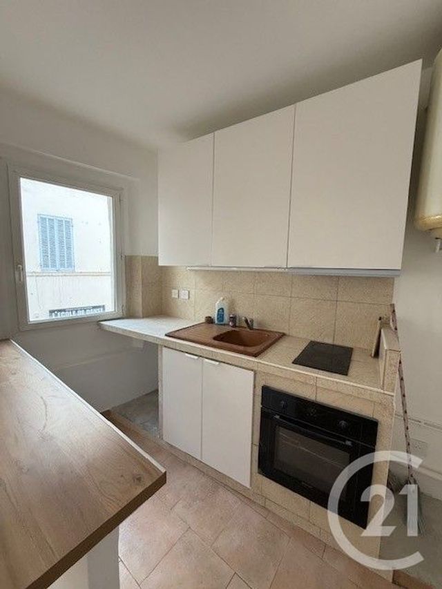Appartement F2 à louer - 2 pièces - 33.44 m2 - MARSEILLE - 13005 - PROVENCE-ALPES-COTE-D-AZUR - Century 21 Can Transactions