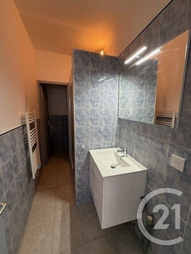 Appartement F2 à louer - 2 pièces - 33.44 m2 - MARSEILLE - 13005 - PROVENCE-ALPES-COTE-D-AZUR - Century 21 Can Transactions