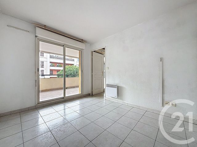 Appartement T2 à vendre - 2 pièces - 37.5 m2 - MARSEILLE - 13008 - PROVENCE-ALPES-COTE-D-AZUR - Century 21 Can Transactions
