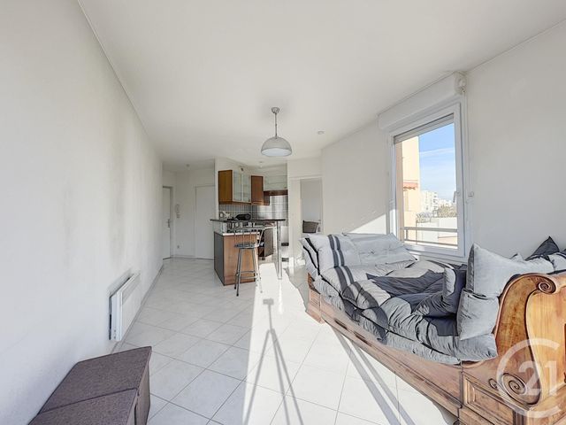 Afficher la photo en grand Appartement T2 à vendre - 2 pièces - 34.9 m2 - MARSEILLE - 13008 - PROVENCE-ALPES-COTE-D-AZUR - Century 21 Can Transactions