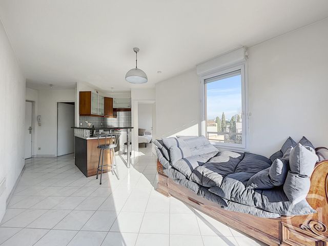 Afficher la photo en grand Appartement T2 à vendre - 2 pièces - 34.9 m2 - MARSEILLE - 13008 - PROVENCE-ALPES-COTE-D-AZUR - Century 21 Can Transactions