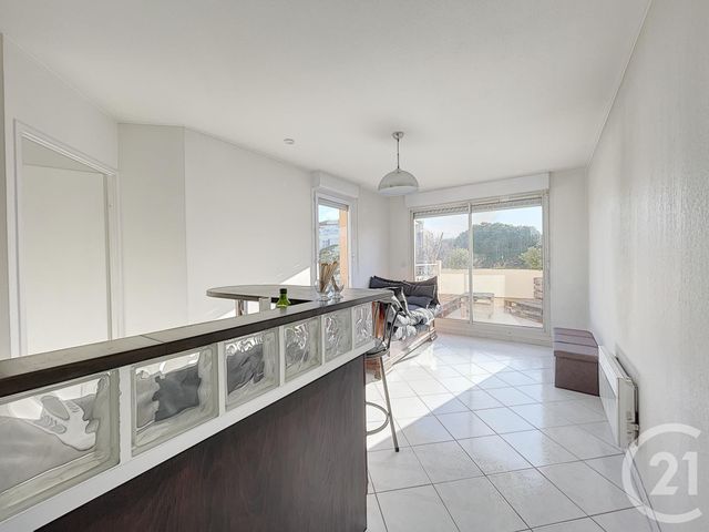 Afficher la photo en grand Appartement T2 à vendre - 2 pièces - 34.9 m2 - MARSEILLE - 13008 - PROVENCE-ALPES-COTE-D-AZUR - Century 21 Can Transactions
