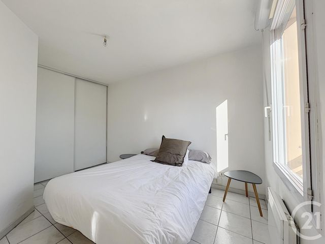 Afficher la photo en grand Appartement T2 à vendre - 2 pièces - 34.9 m2 - MARSEILLE - 13008 - PROVENCE-ALPES-COTE-D-AZUR - Century 21 Can Transactions