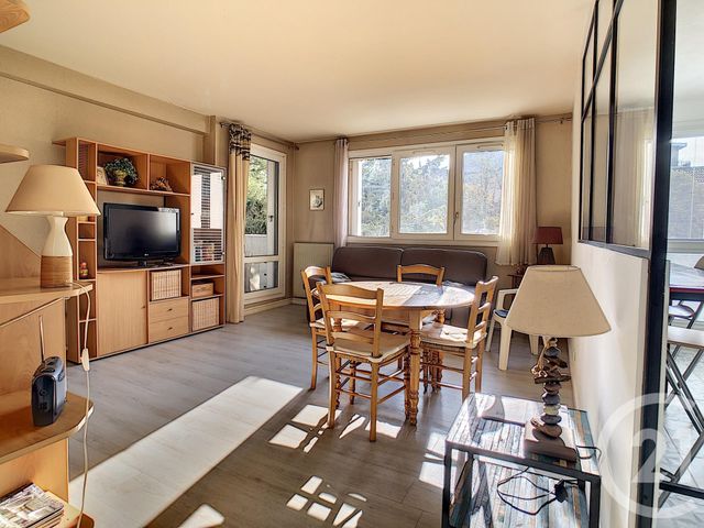 Afficher la photo en grand Appartement T3 à vendre - 3 pièces - 66.05 m2 - MARSEILLE - 13009 - PROVENCE-ALPES-COTE-D-AZUR - Century 21 Can Transactions