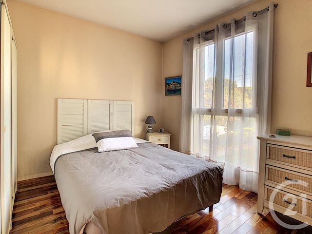 Afficher la photo en grand Appartement T3 à vendre - 3 pièces - 66.05 m2 - MARSEILLE - 13009 - PROVENCE-ALPES-COTE-D-AZUR - Century 21 Can Transactions
