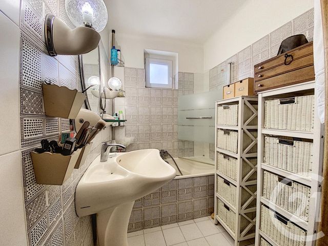 Afficher la photo en grand Appartement T3 à vendre - 3 pièces - 53.39 m2 - MARSEILLE - 13008 - PROVENCE-ALPES-COTE-D-AZUR - Century 21 Can Transactions