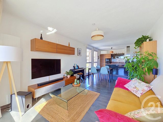 Appartement T3 à vendre - 3 pièces - 70.45 m2 - MARSEILLE - 13008 - PROVENCE-ALPES-COTE-D-AZUR - Century 21 Can Transactions
