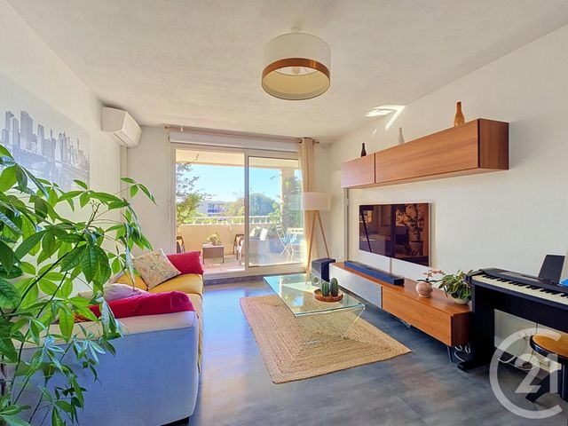 Appartement T3 à vendre - 3 pièces - 70.45 m2 - MARSEILLE - 13008 - PROVENCE-ALPES-COTE-D-AZUR - Century 21 Can Transactions