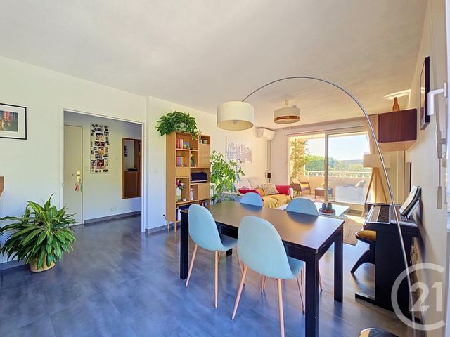 Appartement T3 à vendre - 3 pièces - 70.45 m2 - MARSEILLE - 13008 - PROVENCE-ALPES-COTE-D-AZUR - Century 21 Can Transactions
