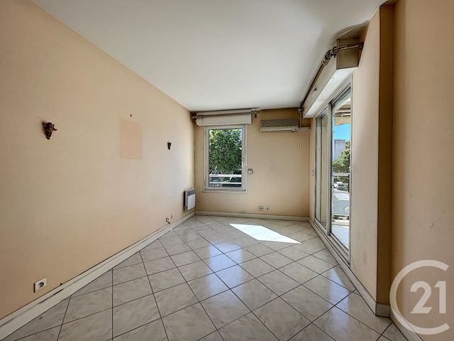 Afficher la photo en grand Appartement F5 à vendre - 5 pièces - 114.72 m2 - MARSEILLE - 13008 - PROVENCE-ALPES-COTE-D-AZUR - Century 21 Can Transactions