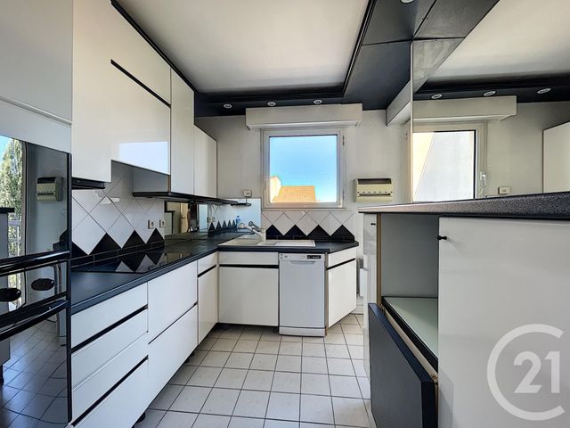 Afficher la photo en grand Appartement F5 à vendre - 5 pièces - 114.72 m2 - MARSEILLE - 13008 - PROVENCE-ALPES-COTE-D-AZUR - Century 21 Can Transactions