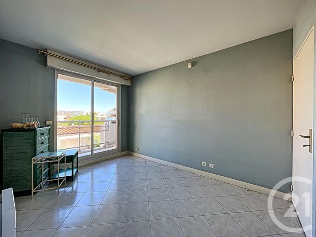 Afficher la photo en grand Appartement F5 à vendre - 5 pièces - 114.72 m2 - MARSEILLE - 13008 - PROVENCE-ALPES-COTE-D-AZUR - Century 21 Can Transactions