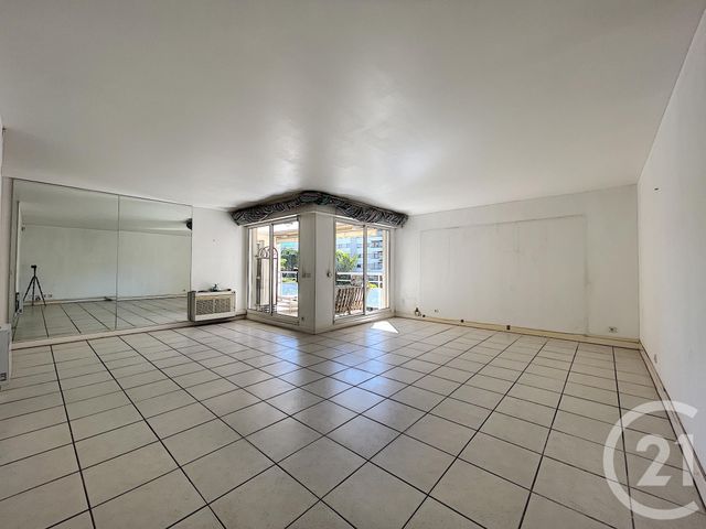 Afficher la photo en grand Appartement F5 à vendre - 5 pièces - 114.72 m2 - MARSEILLE - 13008 - PROVENCE-ALPES-COTE-D-AZUR - Century 21 Can Transactions