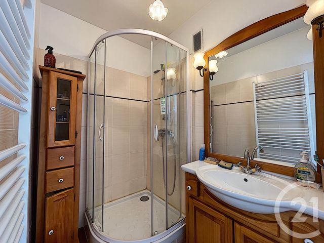 Afficher la photo en grand Appartement F4 à vendre - 4 pièces - 70.4 m2 - MARSEILLE - 13009 - PROVENCE-ALPES-COTE-D-AZUR - Century 21 Can Transactions