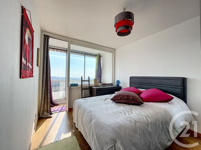 Afficher la photo en grand Appartement F4 à vendre - 4 pièces - 70.4 m2 - MARSEILLE - 13009 - PROVENCE-ALPES-COTE-D-AZUR - Century 21 Can Transactions