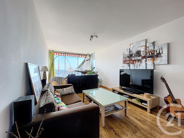 Afficher la photo en grand Appartement F4 à vendre - 4 pièces - 70.4 m2 - MARSEILLE - 13009 - PROVENCE-ALPES-COTE-D-AZUR - Century 21 Can Transactions