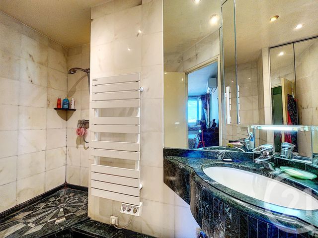 Afficher la photo en grand Appartement F4 à vendre - 4 pièces - 86.74 m2 - MARSEILLE - 13008 - PROVENCE-ALPES-COTE-D-AZUR - Century 21 Can Transactions
