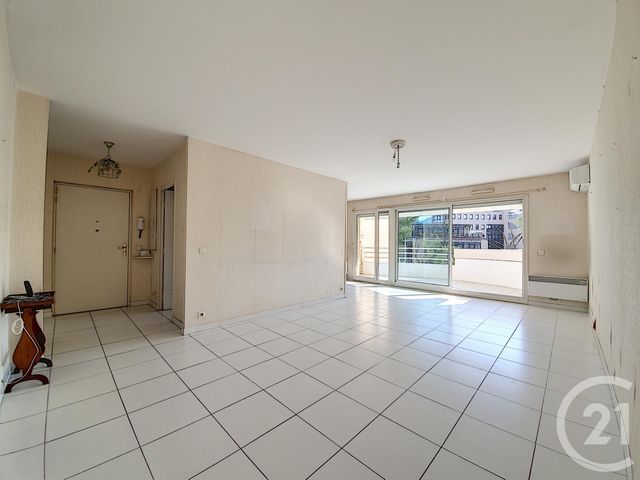Appartement T3 à vendre - 3 pièces - 79.04 m2 - MARSEILLE - 13008 - PROVENCE-ALPES-COTE-D-AZUR - Century 21 Can Transactions Appartement T3 à vendre - 3 pièces - 79.04 m2 - MARSEILLE - 13008 - PROVENCE-ALPES-COTE-D-AZUR - Century 21 Can Transactions