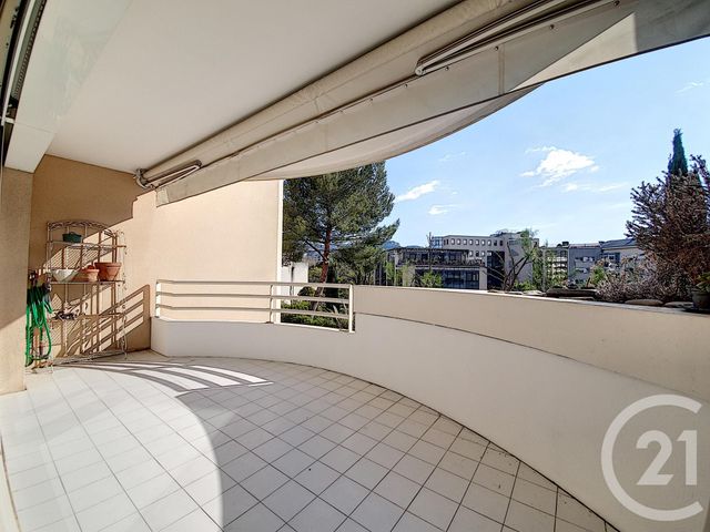 Appartement T3 à vendre - 3 pièces - 79.04 m2 - MARSEILLE - 13008 - PROVENCE-ALPES-COTE-D-AZUR - Century 21 Can Transactions Appartement T3 à vendre - 3 pièces - 79.04 m2 - MARSEILLE - 13008 - PROVENCE-ALPES-COTE-D-AZUR - Century 21 Can Transactions