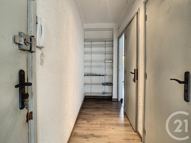 Afficher la photo en grand Appartement T1 à louer - 1 pièce - 33.18 m2 - MARSEILLE - 13008 - PROVENCE-ALPES-COTE-D-AZUR - Century 21 Can Transactions
