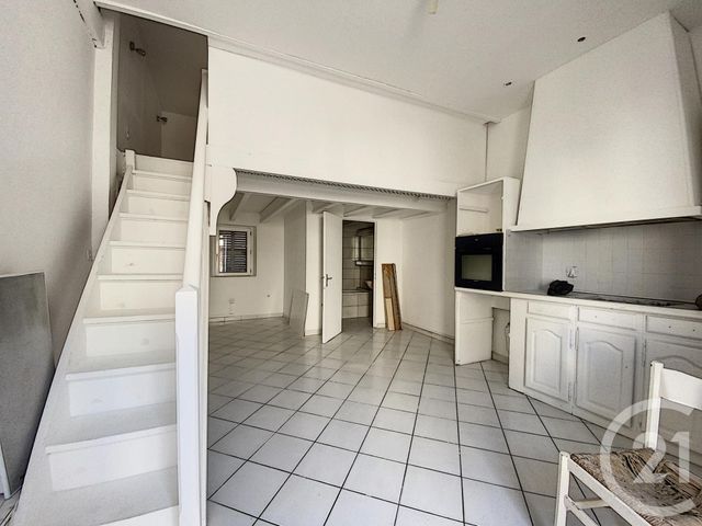Afficher la photo en grand Appartement F2 à louer - 2 pièces - 27.1 m2 - MARSEILLE - 13008 - PROVENCE-ALPES-COTE-D-AZUR - Century 21 Can Transactions