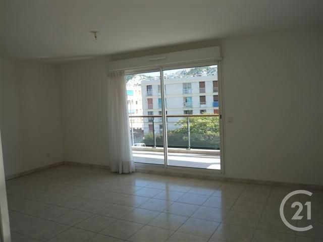 Afficher la photo en grand Appartement F4 à louer - 4 pièces - 86.15 m2 - MARSEILLE - 13008 - PROVENCE-ALPES-COTE-D-AZUR - Century 21 Can Transactions