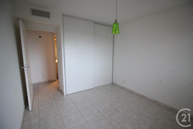 Afficher la photo en grand Appartement F4 à louer - 4 pièces - 86.15 m2 - MARSEILLE - 13008 - PROVENCE-ALPES-COTE-D-AZUR - Century 21 Can Transactions