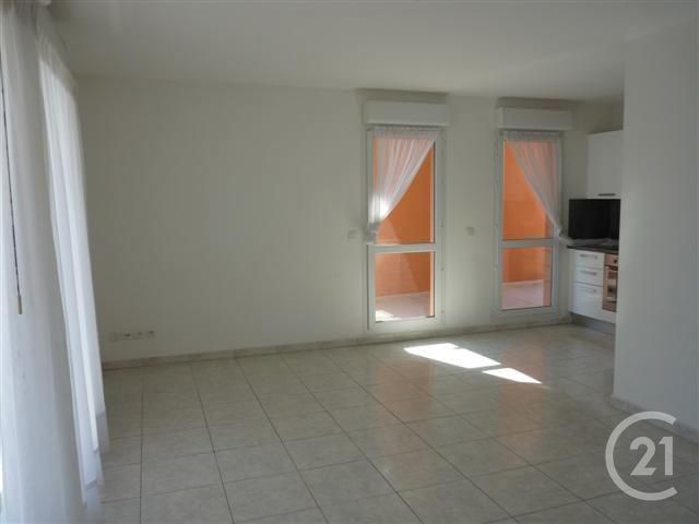 Afficher la photo en grand Appartement F4 à louer - 4 pièces - 86.15 m2 - MARSEILLE - 13008 - PROVENCE-ALPES-COTE-D-AZUR - Century 21 Can Transactions