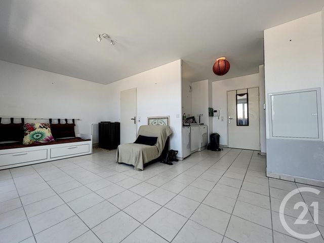Afficher la photo en grand Studio à vendre - 1 pièce - 30.07 m2 - MARSEILLE - 13009 - PROVENCE-ALPES-COTE-D-AZUR - Century 21 Can Transactions