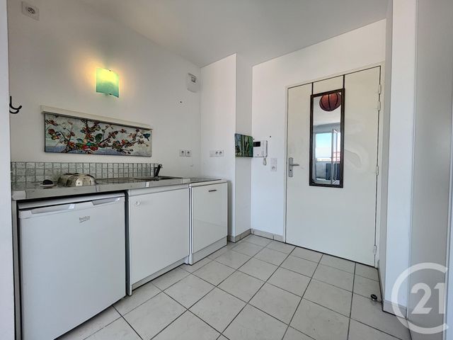 Afficher la photo en grand Studio à vendre - 1 pièce - 30.07 m2 - MARSEILLE - 13009 - PROVENCE-ALPES-COTE-D-AZUR - Century 21 Can Transactions