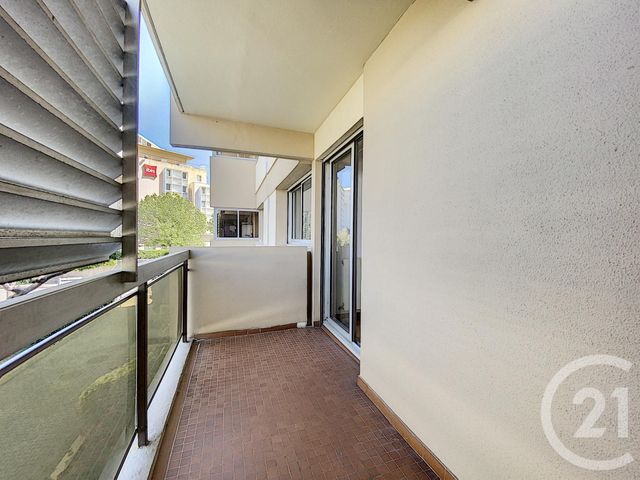 Appartement T3 à louer - 3 pièces - 64.4 m2 - MARSEILLE - 13008 - PROVENCE-ALPES-COTE-D-AZUR - Century 21 Can Transactions Appartement T3 à louer - 3 pièces - 64.4 m2 - MARSEILLE - 13008 - PROVENCE-ALPES-COTE-D-AZUR - Century 21 Can Transactions