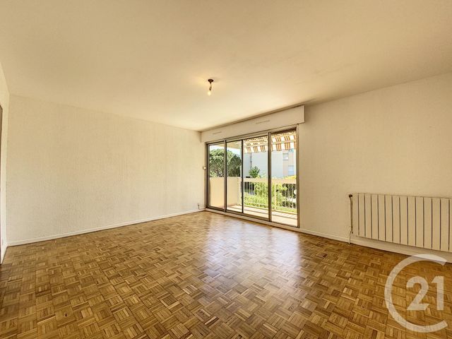 Appartement T3 à louer - 3 pièces - 64.4 m2 - MARSEILLE - 13008 - PROVENCE-ALPES-COTE-D-AZUR - Century 21 Can Transactions Appartement T3 à louer - 3 pièces - 64.4 m2 - MARSEILLE - 13008 - PROVENCE-ALPES-COTE-D-AZUR - Century 21 Can Transactions