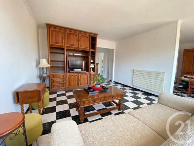 Afficher la photo en grand Appartement T3 à louer - 3 pièces - 53.48 m2 - MARSEILLE - 13008 - PROVENCE-ALPES-COTE-D-AZUR - Century 21 Can Transactions