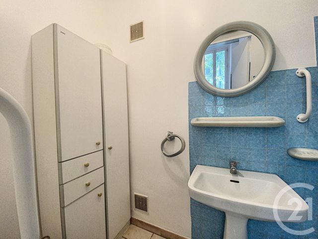 Afficher la photo en grand Appartement T1 à louer - 1 pièce - 35.0 m2 - MARSEILLE - 13011 - PROVENCE-ALPES-COTE-D-AZUR - Century 21 Can Transactions