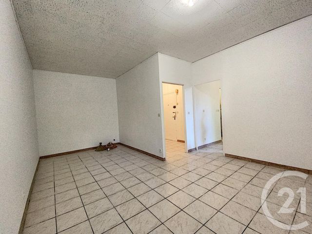 Afficher la photo en grand Appartement T1 à louer - 1 pièce - 35.0 m2 - MARSEILLE - 13011 - PROVENCE-ALPES-COTE-D-AZUR - Century 21 Can Transactions
