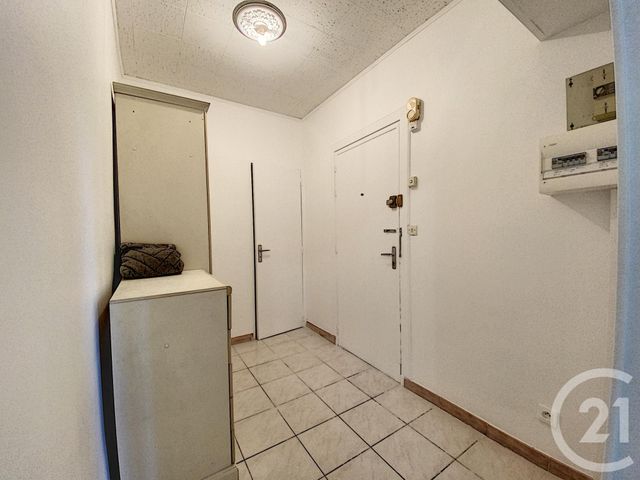 Afficher la photo en grand Appartement T1 à louer - 1 pièce - 35.0 m2 - MARSEILLE - 13011 - PROVENCE-ALPES-COTE-D-AZUR - Century 21 Can Transactions