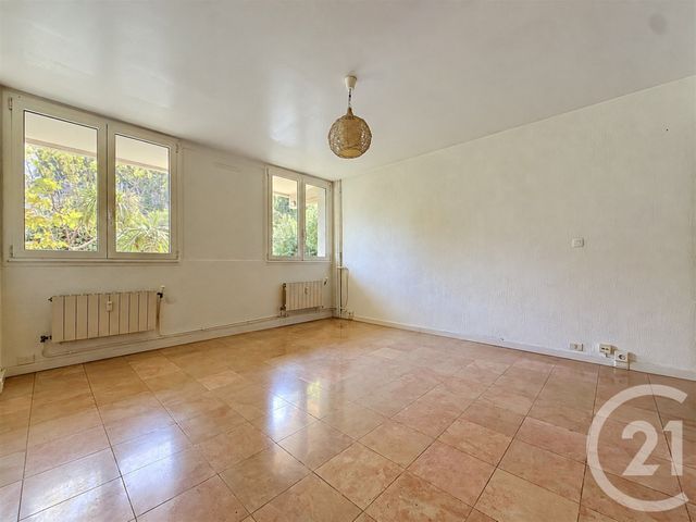 Appartement T3 à vendre - 3 pièces - 59.85 m2 - MARSEILLE - 13008 - PROVENCE-ALPES-COTE-D-AZUR - Century 21 Can Transactions