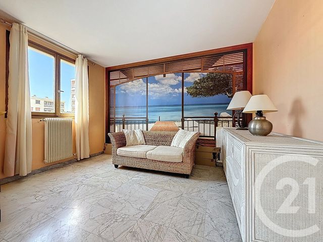 Appartement T4 à vendre - 5 pièces - 87.75 m2 - MARSEILLE - 13008 - PROVENCE-ALPES-COTE-D-AZUR - Century 21 Can Transactions