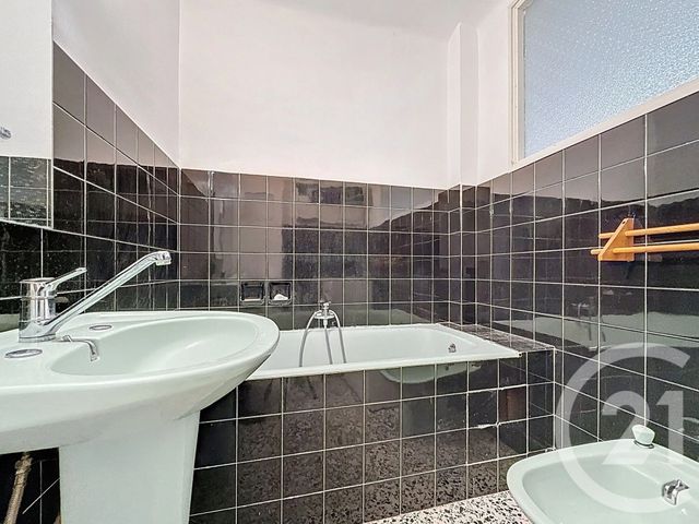 Appartement T4 à vendre - 5 pièces - 87.75 m2 - MARSEILLE - 13008 - PROVENCE-ALPES-COTE-D-AZUR - Century 21 Can Transactions