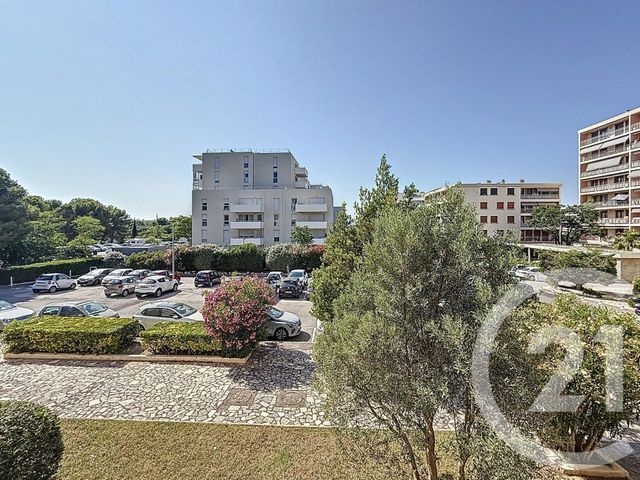 Appartement T4 à vendre - 5 pièces - 87.75 m2 - MARSEILLE - 13008 - PROVENCE-ALPES-COTE-D-AZUR - Century 21 Can Transactions