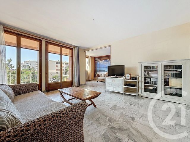 Appartement T4 à vendre - 5 pièces - 87.75 m2 - MARSEILLE - 13008 - PROVENCE-ALPES-COTE-D-AZUR - Century 21 Can Transactions