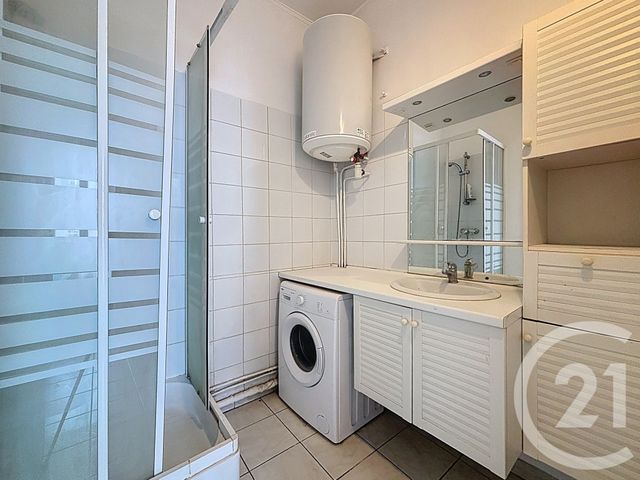 Appartement T2 à louer - 2 pièces - 45.0 m2 - MARSEILLE - 13006 - PROVENCE-ALPES-COTE-D-AZUR - Century 21 Can Transactions