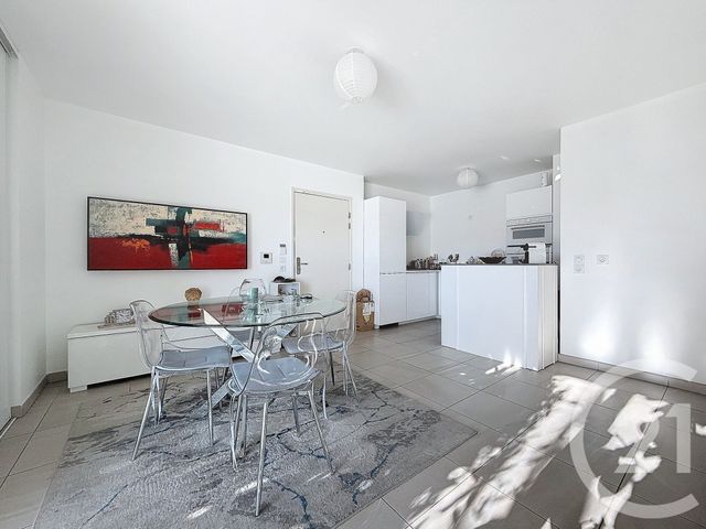 Appartement T3 à vendre - 3 pièces - 56.3 m2 - MARSEILLE - 13008 - PROVENCE-ALPES-COTE-D-AZUR - Century 21 Can Transactions