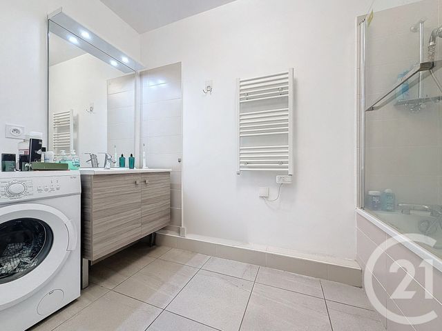 Appartement T3 à vendre - 3 pièces - 56.3 m2 - MARSEILLE - 13008 - PROVENCE-ALPES-COTE-D-AZUR - Century 21 Can Transactions