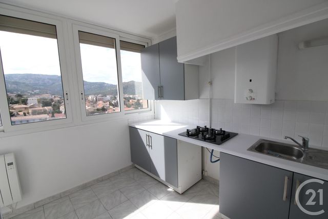 Appartement T2 à louer - 2 pièces - 44.08 m2 - MARSEILLE - 13009 - PROVENCE-ALPES-COTE-D-AZUR - Century 21 Can Transactions