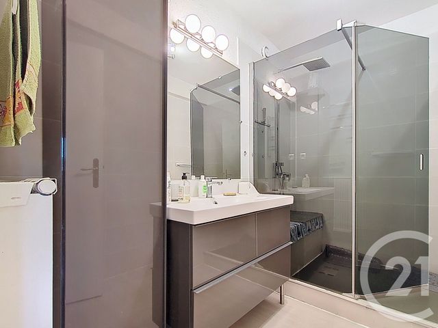 Appartement T3 à vendre - 3 pièces - 74.07 m2 - MARSEILLE - 13009 - PROVENCE-ALPES-COTE-D-AZUR - Century 21 Can Transactions