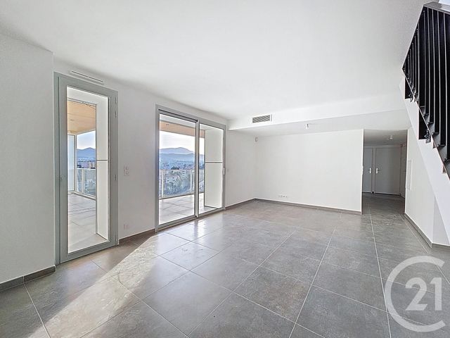 Appartement T4 à vendre - 4 pièces - 102.25 m2 - MARSEILLE - 13008 - PROVENCE-ALPES-COTE-D-AZUR - Century 21 Can Transactions
