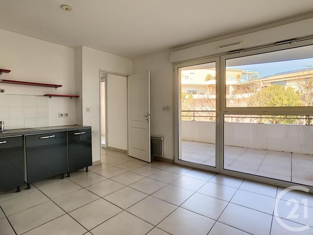 Appartement T2 à vendre - 2 pièces - 40.0 m2 - MARSEILLE - 13008 - PROVENCE-ALPES-COTE-D-AZUR - Century 21 Can Transactions