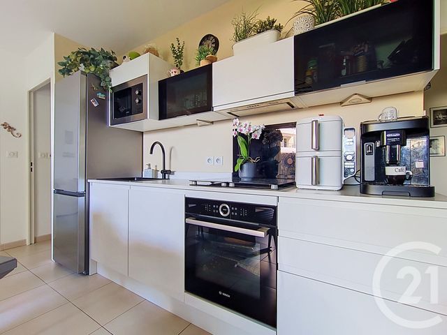 Appartement T3 à vendre - 3 pièces - 52.9 m2 - MARSEILLE - 13008 - PROVENCE-ALPES-COTE-D-AZUR - Century 21 Can Transactions