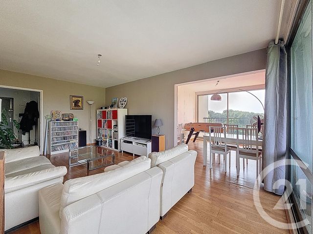 Afficher la photo en grand Appartement T6 à vendre - 6 pièces - 119.56 m2 - MARSEILLE - 13009 - PROVENCE-ALPES-COTE-D-AZUR - Century 21 Can Transactions